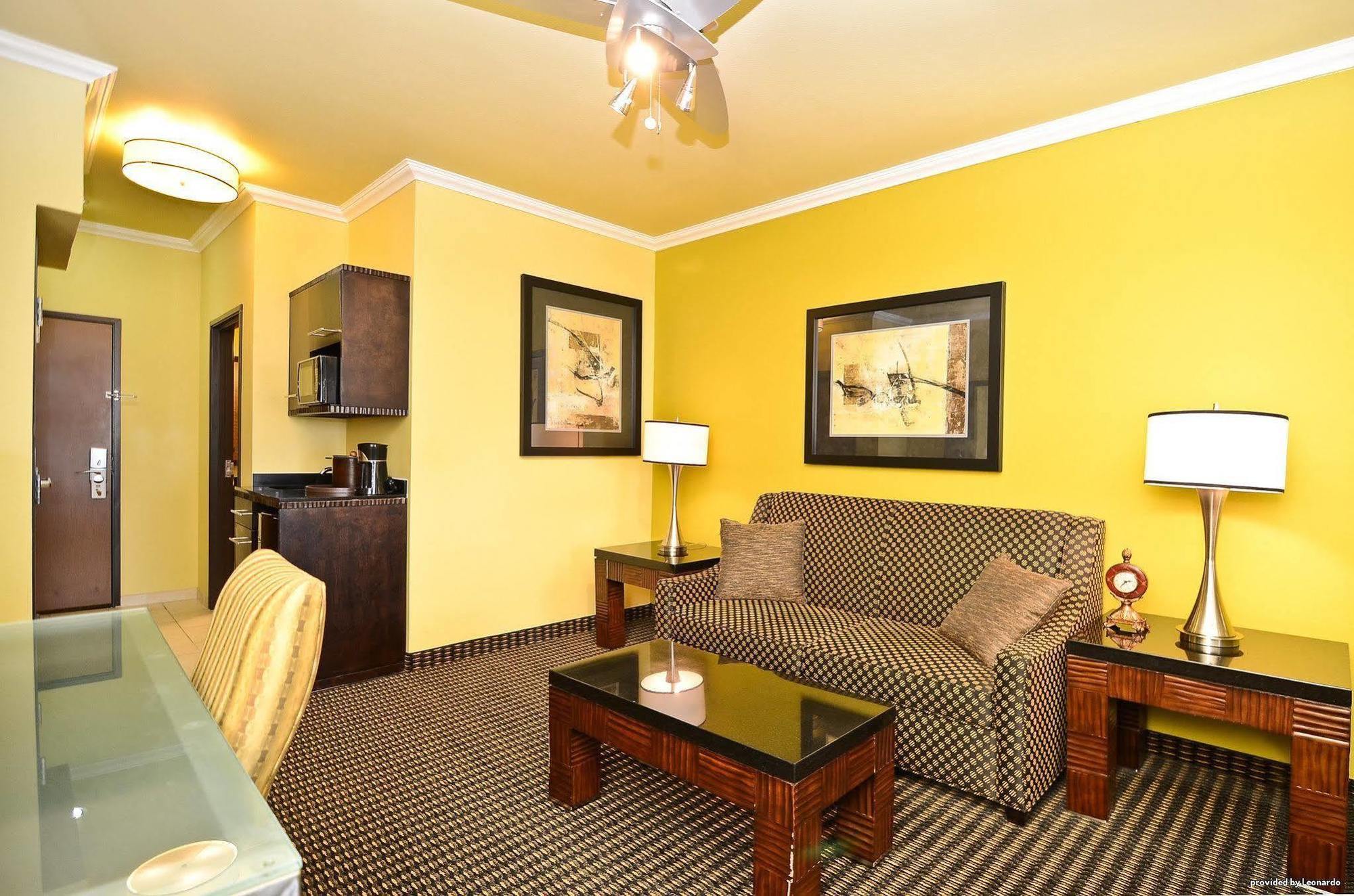 BEST WESTERN PLUS Christopher Inn&Suites Forney Exterior foto