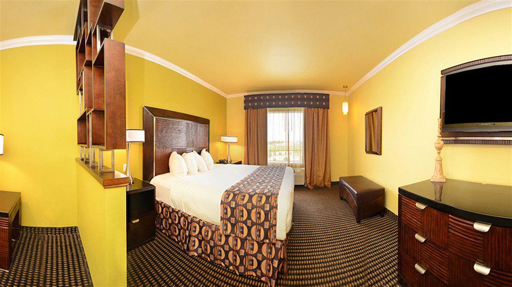 BEST WESTERN PLUS Christopher Inn&Suites Forney Exterior foto