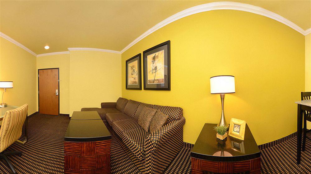 BEST WESTERN PLUS Christopher Inn&Suites Forney Exterior foto